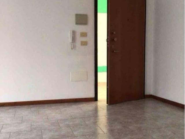 Locale Commerciale in affitto a Nuovo Circondario Imolese, Medicina