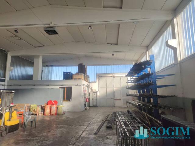 Locale Commerciale in affitto a Medolago, Lombardia