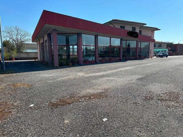 Locale Commerciale in affitto a Medolago, Lombardia