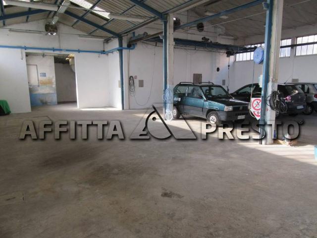 Locale Commerciale in affitto a Unione di Comuni della Romagna Forlivese, Meldola