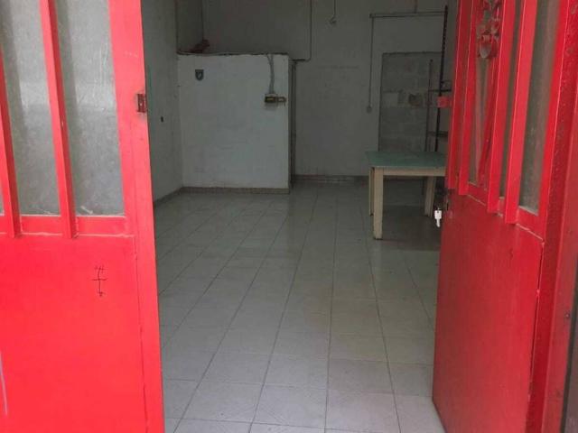 Locale Commerciale in affitto a Rione 219, Melito Di Napoli