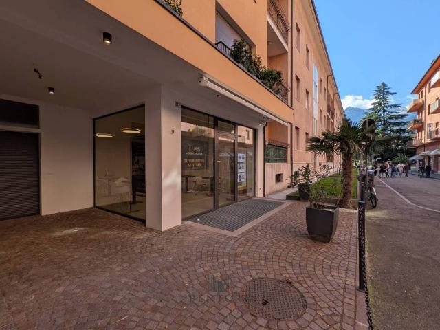 Locale Commerciale in affitto a Burggrafenamt - Burgraviato, Merano - Meran