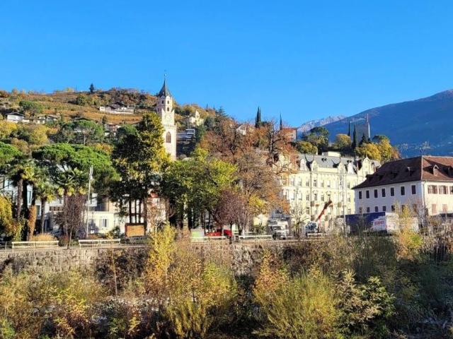 Locale Commerciale in affitto a Burggrafenamt - Burgraviato, Merano - Meran