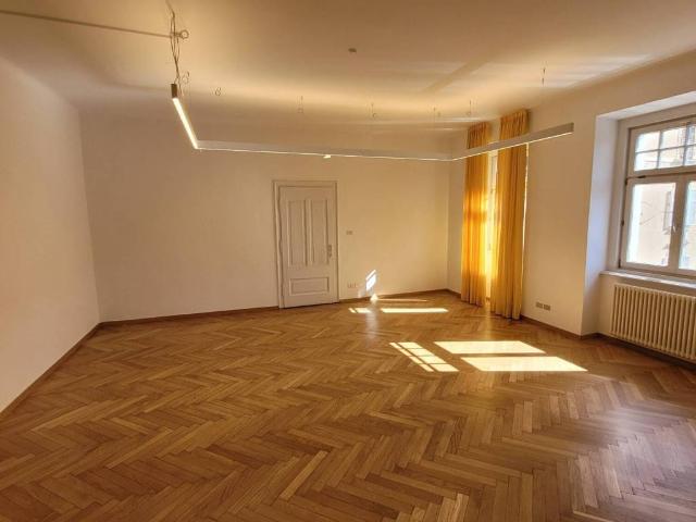 Locale Commerciale in affitto a Burggrafenamt - Burgraviato, Merano - Meran