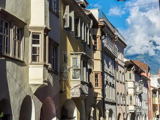 Locale Commerciale in affitto a Burggrafenamt - Burgraviato, Merano - Meran