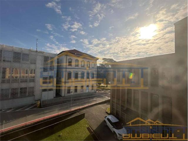 Locale Commerciale in affitto a Novate Brianza, Merate