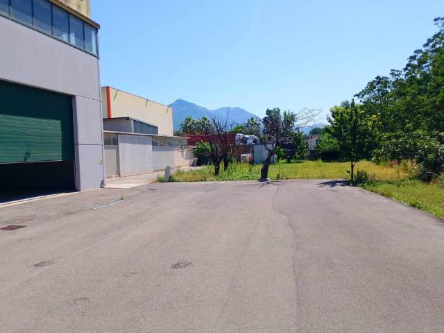 Locale Commerciale in affitto a Mercato San Severino, Campania