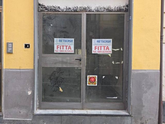 Locale Commerciale in affitto a Mercato San Severino, Campania