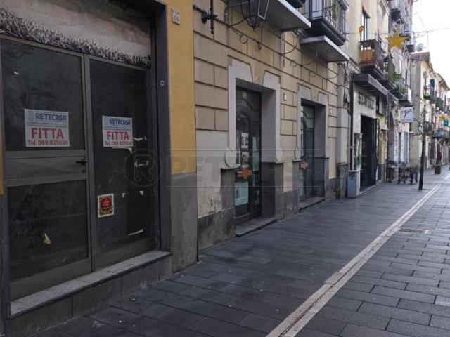 Locale Commerciale in affitto a Mercato San Severino, Campania