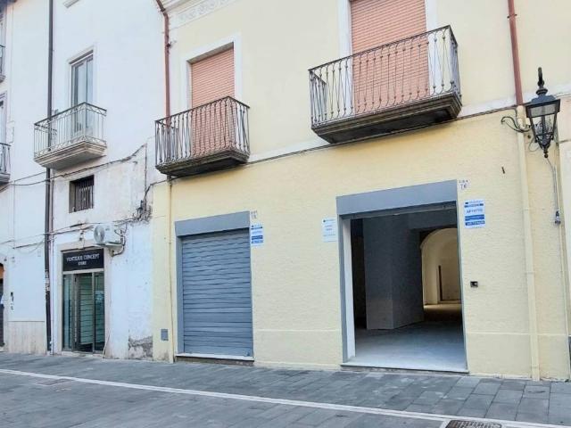 Locale Commerciale in affitto a Mercato San Severino, Campania