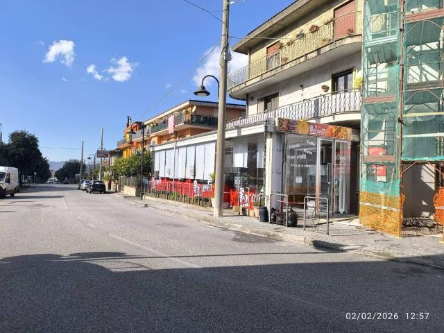 Locale Commerciale in affitto a Mercato San Severino, Campania