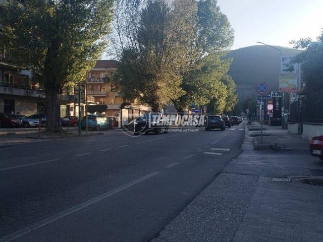 Locale Commerciale in affitto a Torrette, Mercogliano