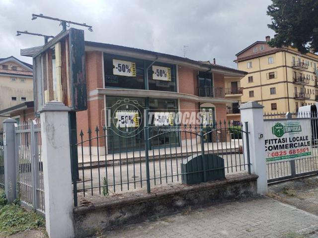 Locale Commerciale in affitto a Torrette, Mercogliano