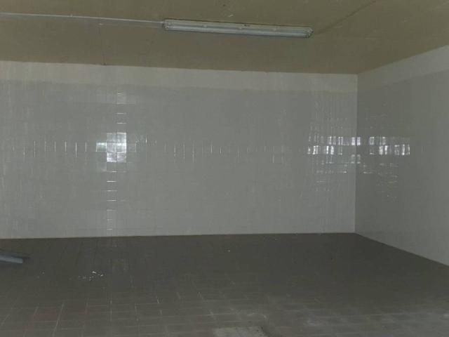Locale Commerciale in affitto a Merlino, Lombardia