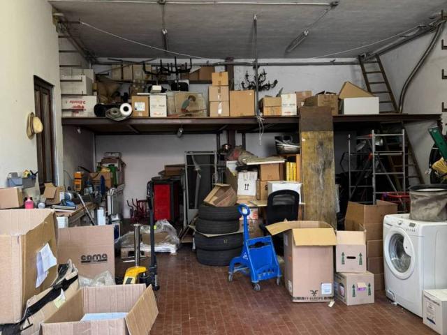 Locale Commerciale in affitto a Mojana, Merone