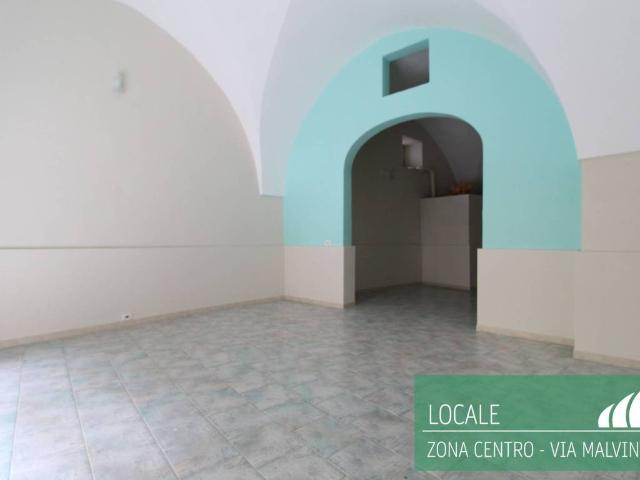 Locale Commerciale in vendita a Puglia, Brindisi