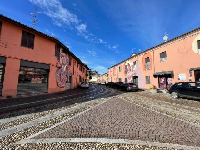 Locale Commerciale in affitto a Mesero, Lombardia