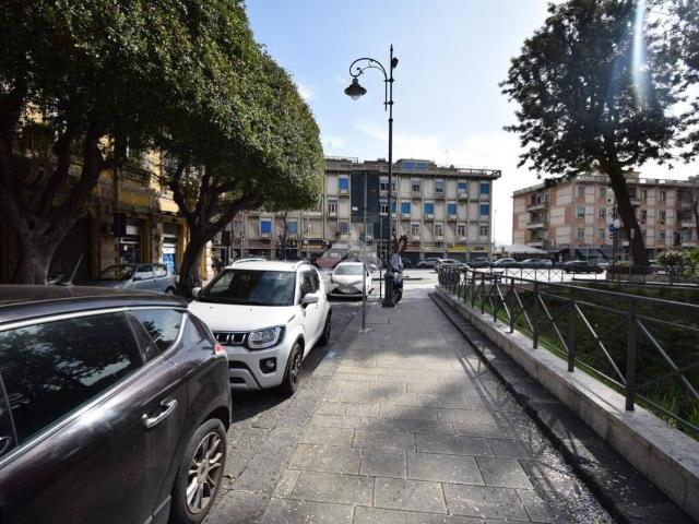 Locale Commerciale in affitto a IV Circoscrizione, Messina