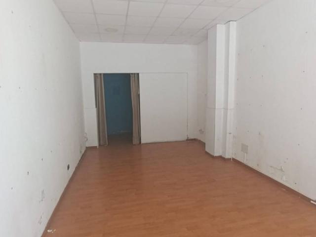 Locale Commerciale in affitto a IV Circoscrizione, Messina