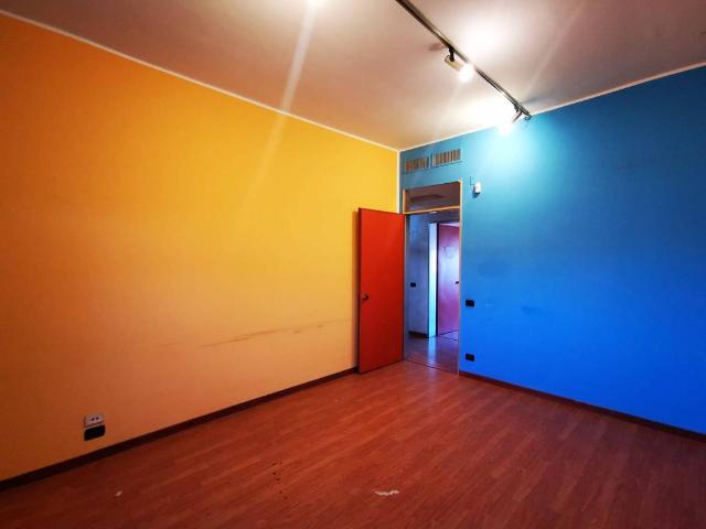 Locale Commerciale in affitto a IV Circoscrizione, Messina