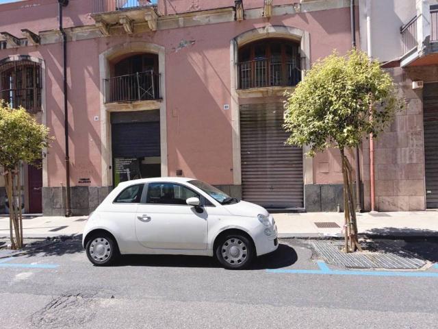 Locale Commerciale in affitto a IV Circoscrizione, Messina