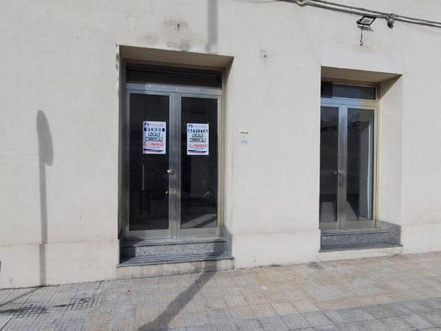 Locale Commerciale in affitto a VI Circoscrizione, Messina