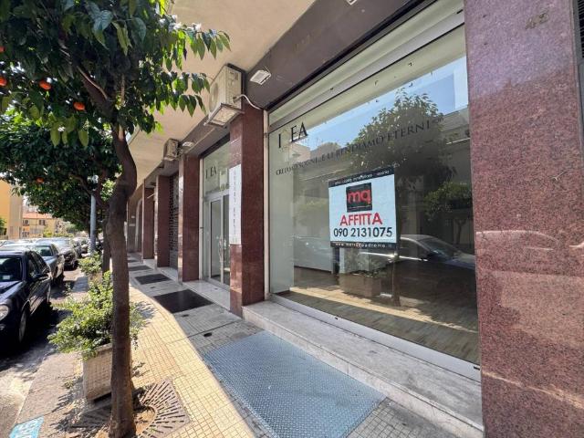 Locale Commerciale in affitto a IV Circoscrizione, Messina