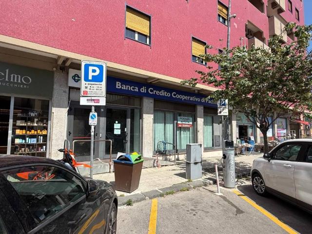 Locale Commerciale in affitto a IV Circoscrizione, Messina