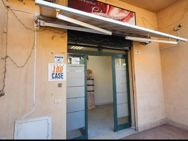 Locale Commerciale in affitto a V Circoscrizione, Messina