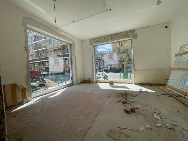 Locale Commerciale in affitto a IV Circoscrizione, Messina
