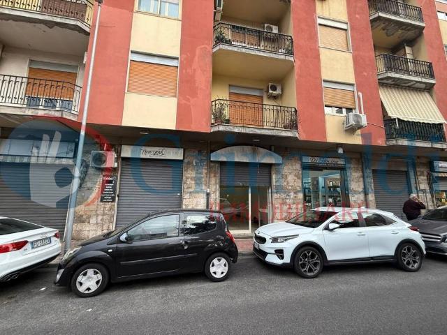 Locale Commerciale in affitto a II Circoscrizione, Messina