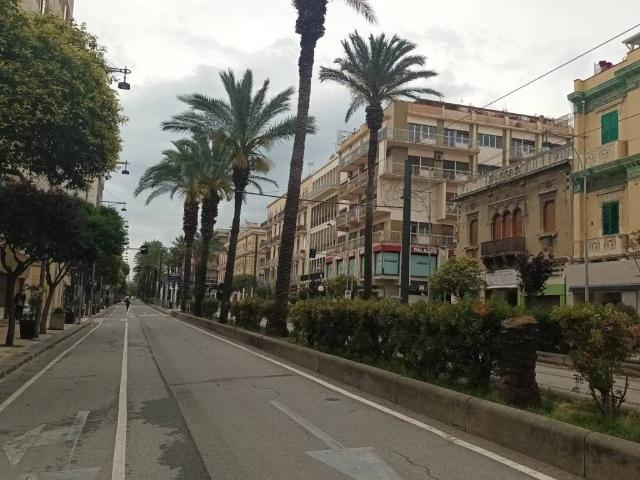 Locale Commerciale in affitto a IV Circoscrizione, Messina