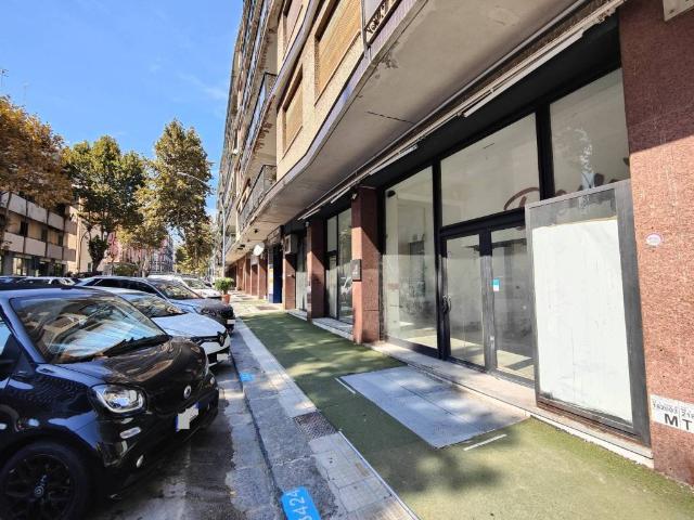 Locale Commerciale in affitto a IV Circoscrizione, Messina