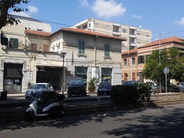 Locale Commerciale in affitto a III Circoscrizione, Messina