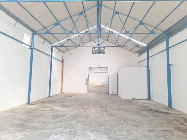 Locale Commerciale in affitto a III Circoscrizione, Messina