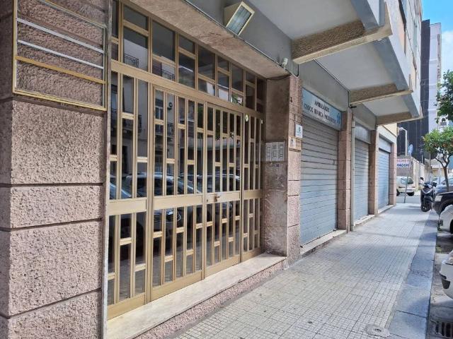 Locale Commerciale in affitto a IV Circoscrizione, Messina
