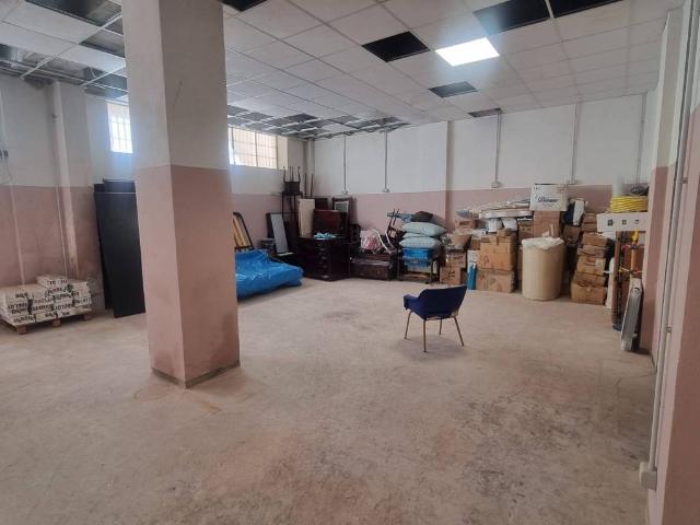 Locale Commerciale in affitto a II Circoscrizione, Messina