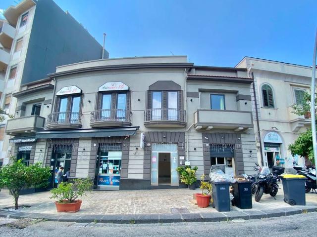 Locale Commerciale in affitto a III Circoscrizione, Messina