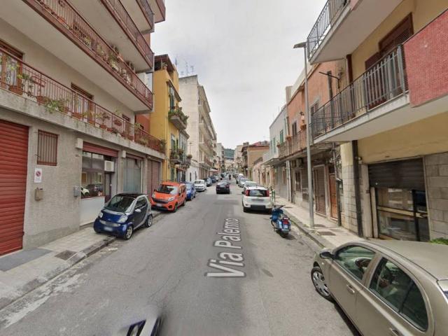 Locale Commerciale in affitto a V Circoscrizione, Messina