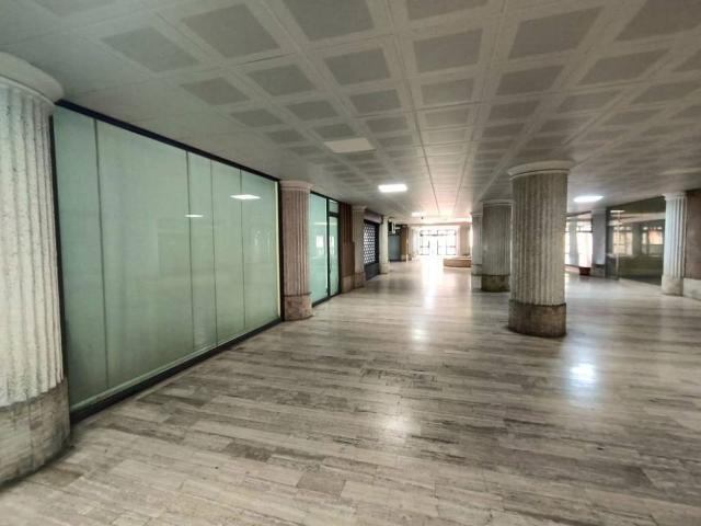 Locale Commerciale in affitto a III Circoscrizione, Messina
