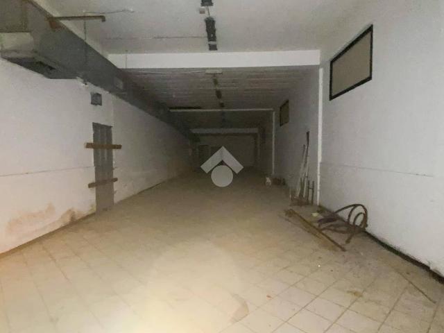 Locale Commerciale in affitto a III Circoscrizione, Messina