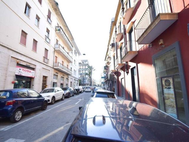 Locale Commerciale in affitto a IV Circoscrizione, Messina