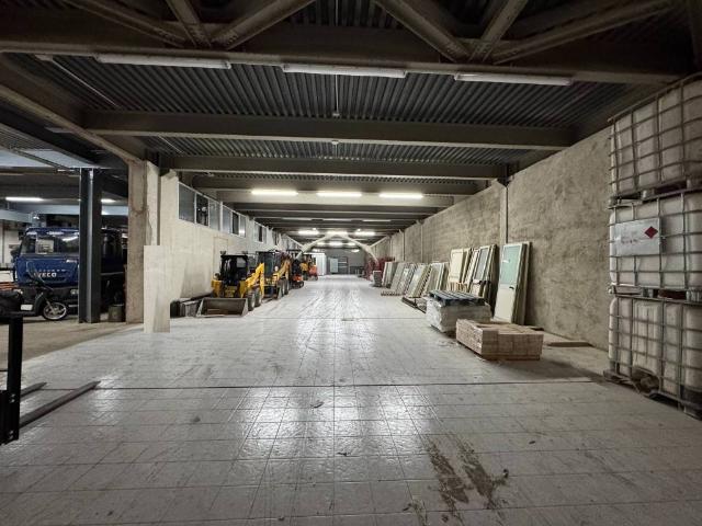 Locale Commerciale in affitto a I Circoscrizione, Messina