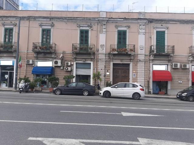 Locale Commerciale in affitto a IV Circoscrizione, Messina
