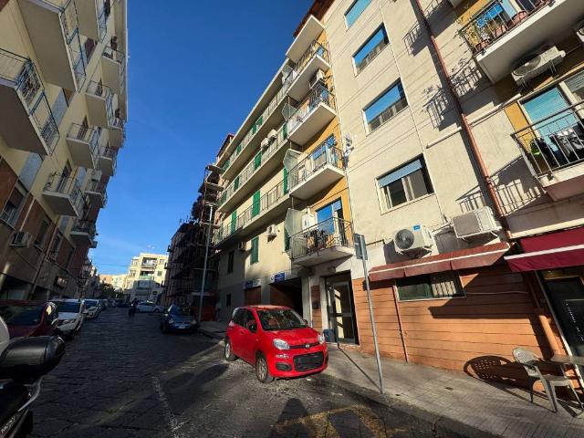 Locale Commerciale in affitto a V Circoscrizione, Messina