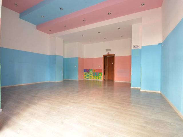 Locale Commerciale in affitto a IV Circoscrizione, Messina