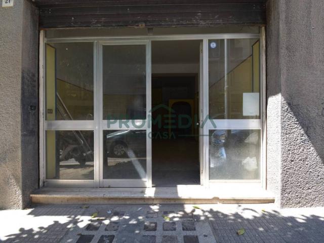 Locale Commerciale in affitto a IV Circoscrizione, Messina