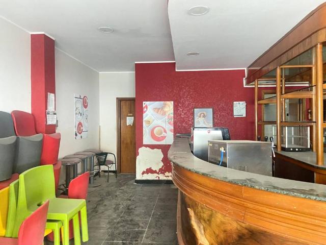 Locale Commerciale in affitto a II Circoscrizione, Messina