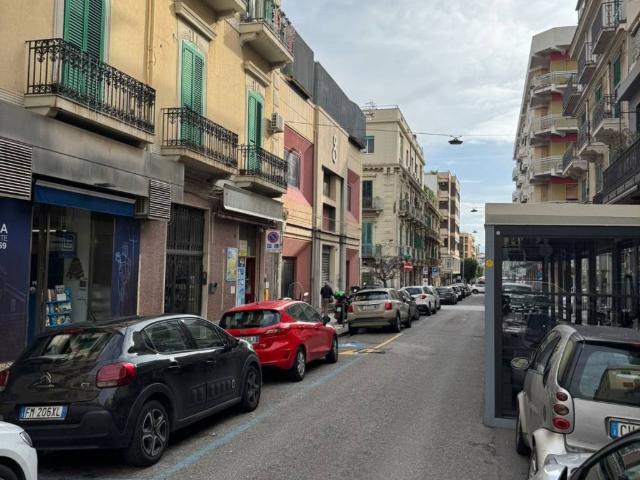 Locale Commerciale in affitto a IV Circoscrizione, Messina