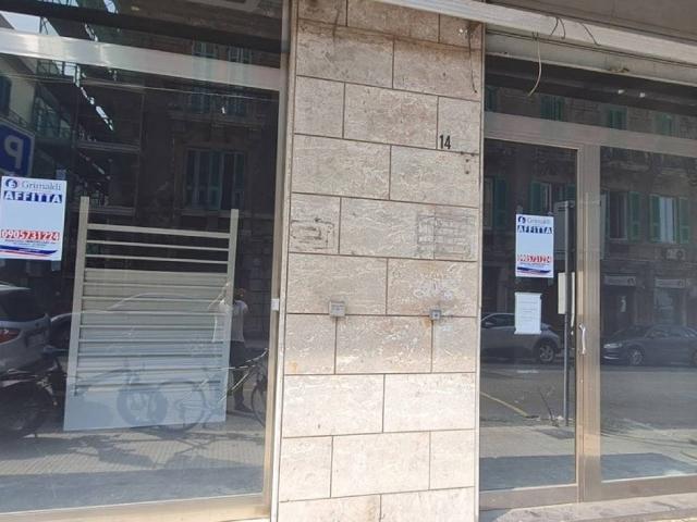 Locale Commerciale in affitto a IV Circoscrizione, Messina